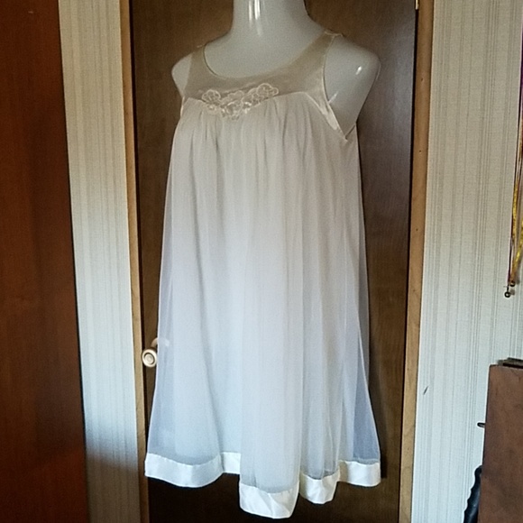 Gossard Other - 1960s negligee and robe 2 pc set